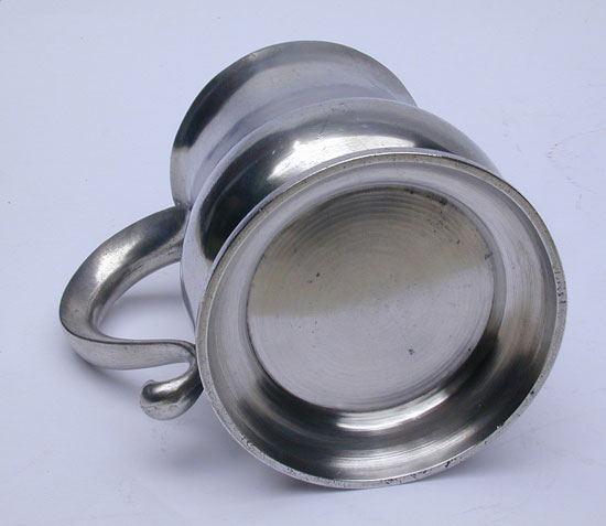 A Squat Tulip Export Pewter Mug by Townsend & Compton