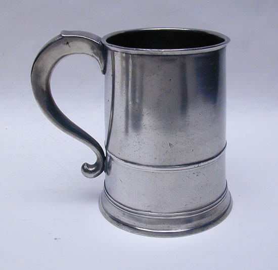 Unmarked Connecticut Quart Pewter Mug
