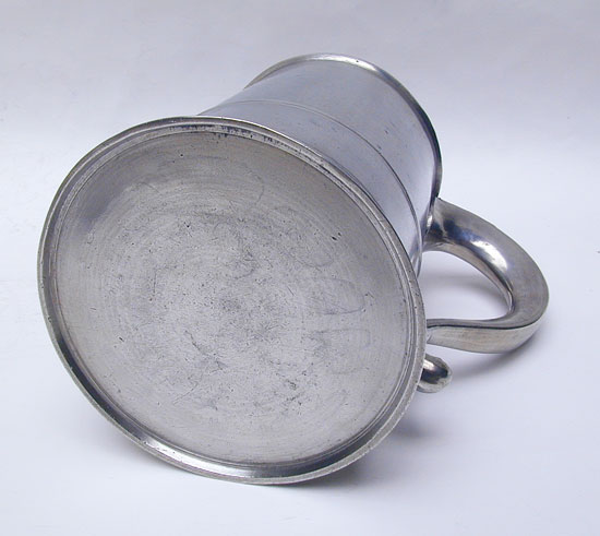 Unmarked Connecticut Quart Pewter Mug